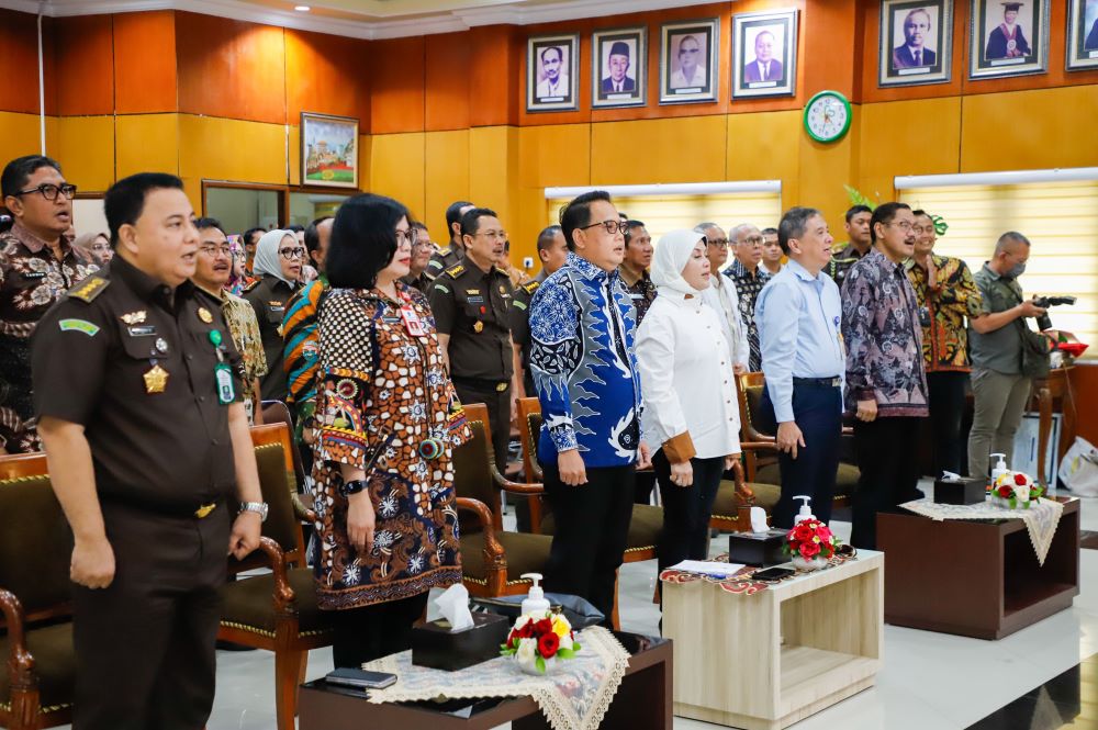 Penjabat (Pj) Gubernur Jawa Timur Adhy Karyono menghadiri Sharing Session di RSUD Dr. Soetomo Surabaya. Foto: dok.humasjatim