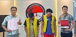 Dua pengedar narkoba (Tribratanews Polri)
