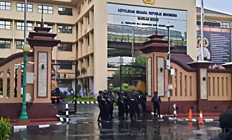 Suasana di depan Gedung Bareskrim Polri, Jakarta, Rabu (31-3-2021).