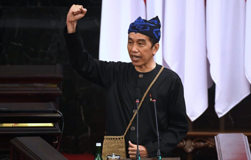 Presiden Jokowi menyampaikan pidato pada Sidang Tahunan MPR RI tahun 2021 dan Sidang Bersama DPR RI dan DPD RI dalam rangka HUT ke-76 Proklamasi Kemerdekaan RI yang digelar di Gedung Nusantara, MPR/DPR/DPD RI, Jakarta, pada Senin, 16 Agustus 2021. (setpre