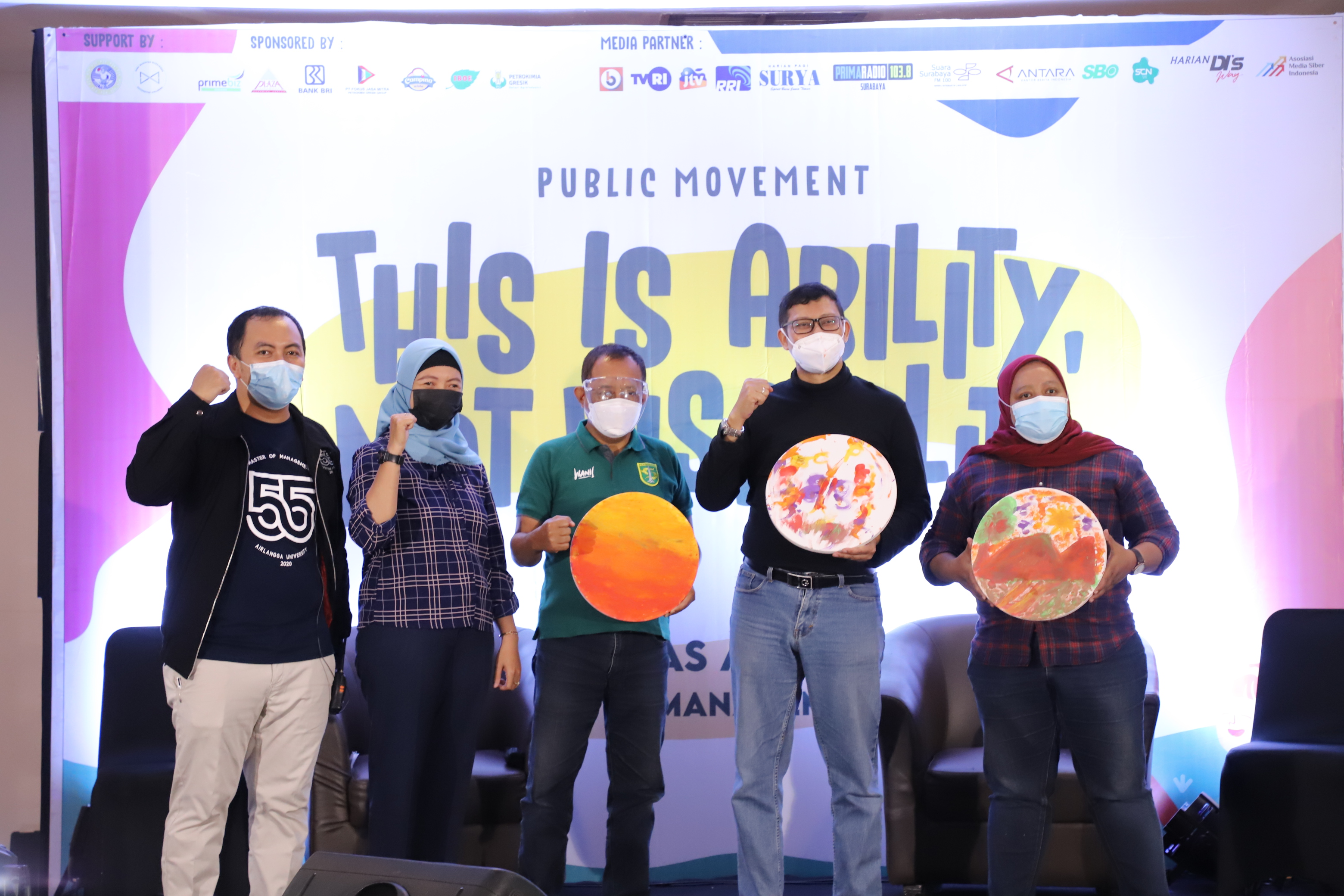 Wakil Wali Kota Surabaya saat menghadiri Public Movement bertemakan 'This Is Ability Not Disability' yang berlangsung di Plaza Surabaya