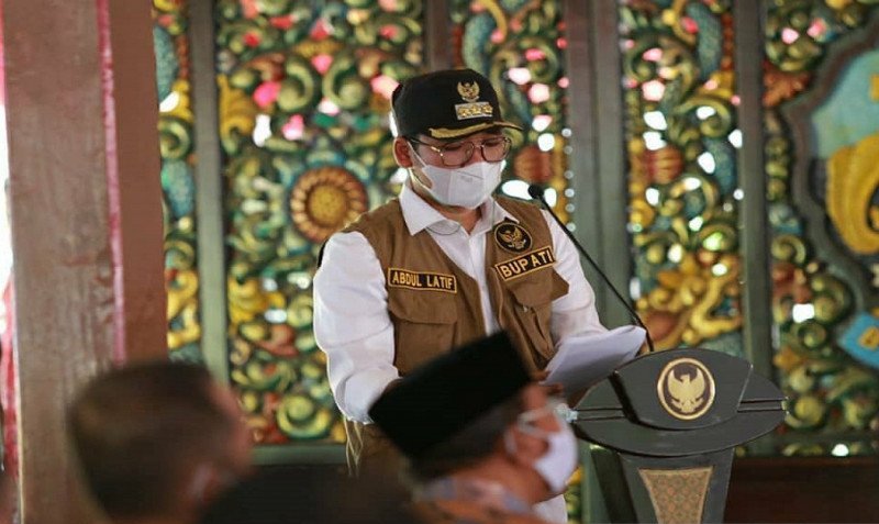 Bupati Bangkalan Abdul Latif Imron.