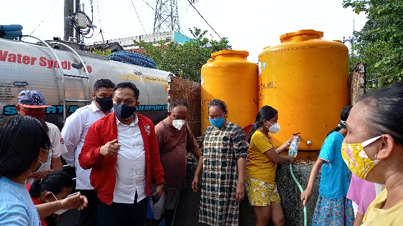 Wakil Ketua Komisi B DPRD Kota Surabaya, Anas Karno melakukan sidak di kawasan Jalan Puri Lidah Kulon. 