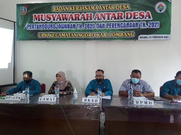 Suasana Musyawarah Antar Desa (MAD) dan Badan Koordinasi Antar Desa (BKAD) Tahun anggaran 2021 di Kecamatan Ngoro, Kamis (25/2/2021). 