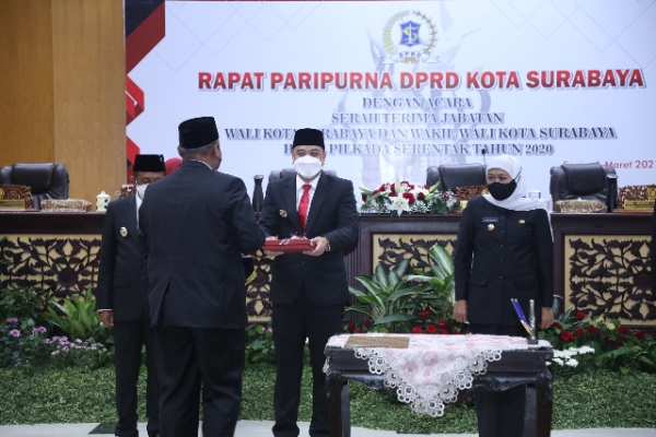 Suasana rapat paripurna DPRD Kota Surabaya. 