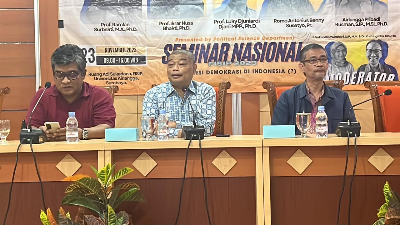 FISIP UNAIR menggelar seminar "Tata Kelola dan Integritas Pemilu” dengan menghadirkan Profesor Ramlan dan Profesor Ikrar.