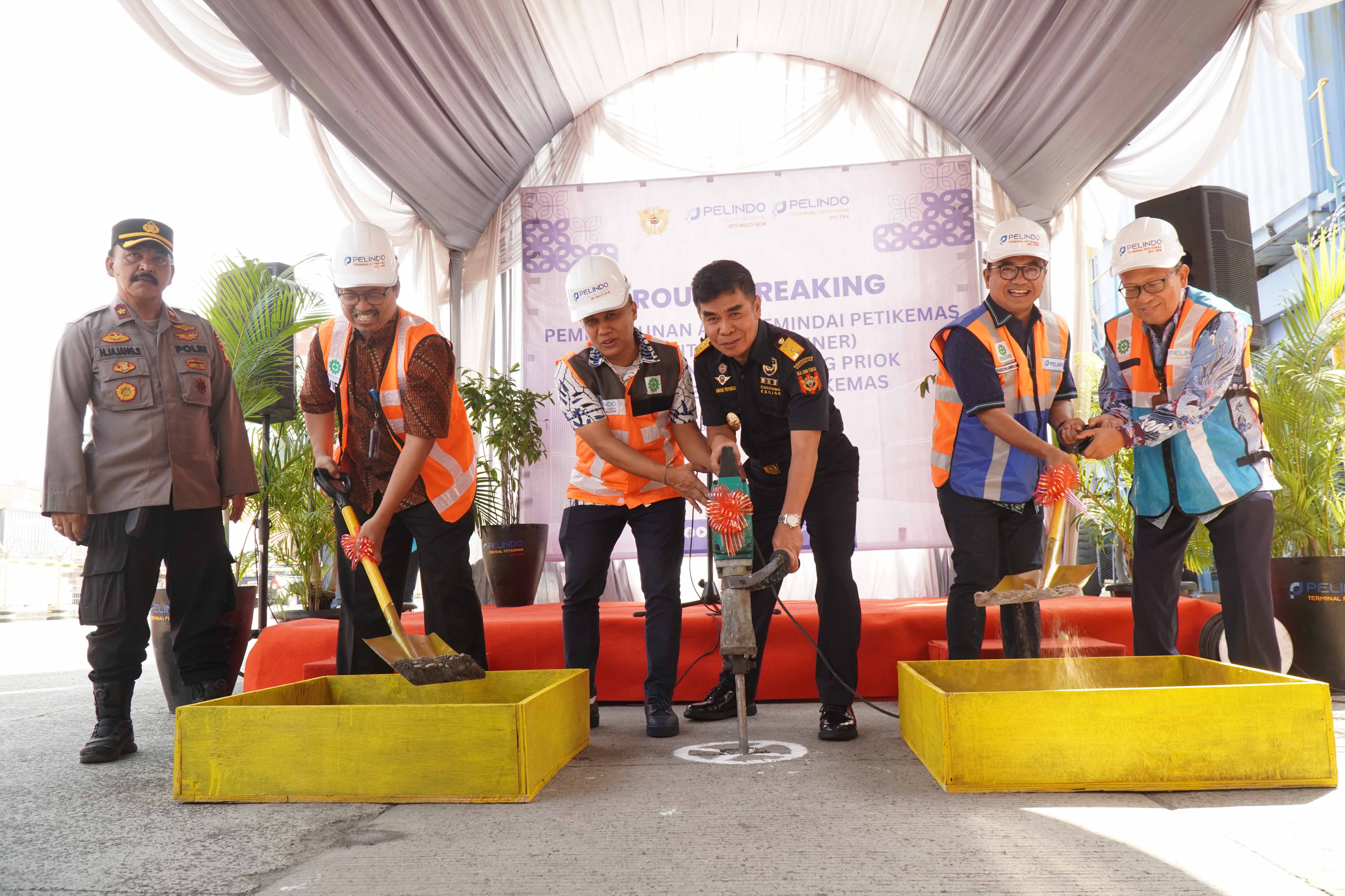 Groundbreaking Pembangunan Alat Pemindai Peti Kemas (Container Scanner) di Terminal 3 Internasional, Pelabuhan Tanjung Priok, Jakarta Utara