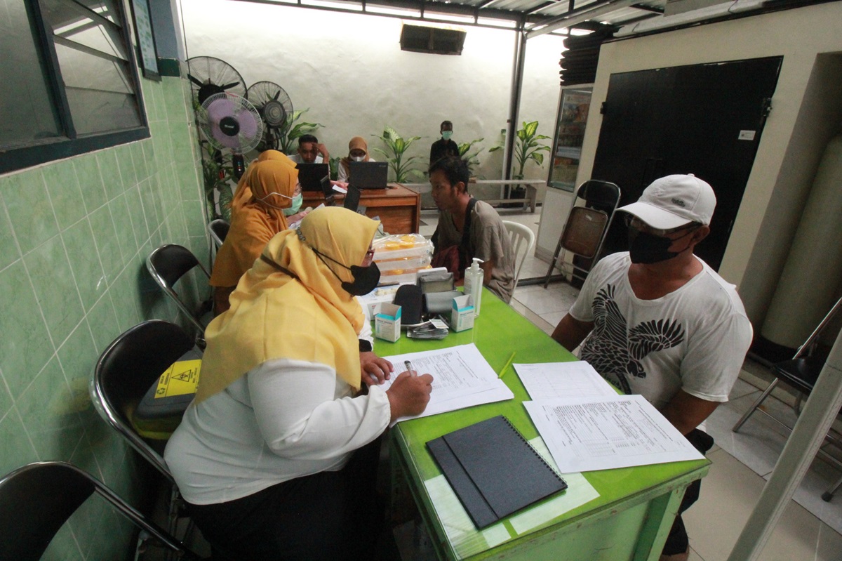 Pemkot Surabaya menggelar “Skrining dan Pemeriksaan Kesehatan Terintegrasi” gratis