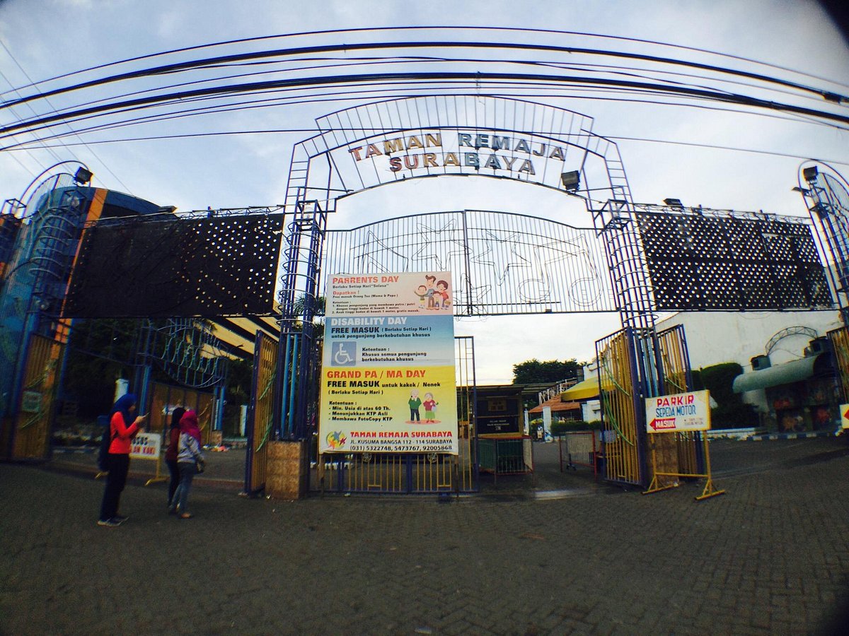 Taman Hiburan Rakyat (THR) dan Taman Remaja Surabaya (TRS)