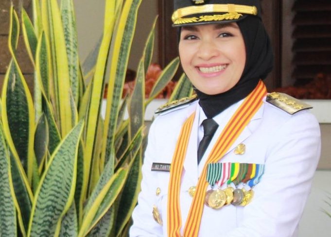  Bupati Probolinggo, Jawa Timur, Puput Tantriana Sari. (probolinggokab.go.id)