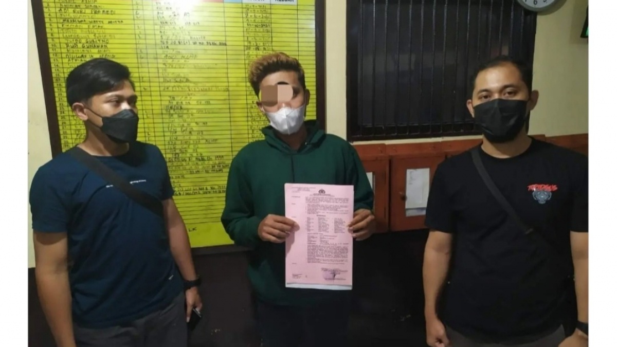 Pelaku ketika diamankan anggota.