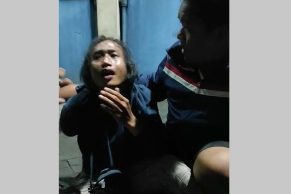 Pelaku curanmor yang tertangkap warga Setro Surabaya.