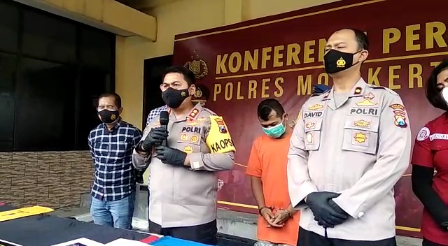 Tersangka Putra Susilo yang membawa kabur gadis di bawah umur selama tiga hari untuk disetubuhi di kamar kosnya.