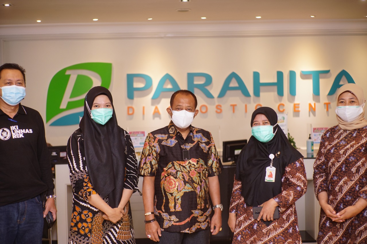 Wakil Wali Kota Surabaya Armuji saat meninjau Laboratorium Parahita di Jalan Dharmawangsa.