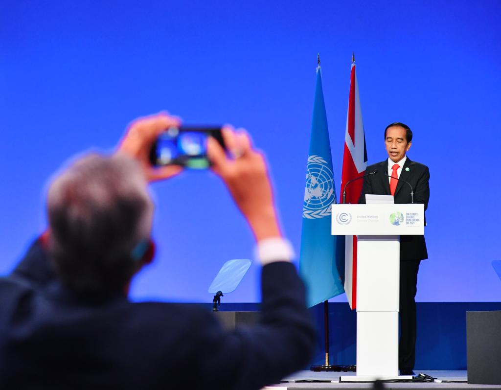 Presiden Joko Widodo saat berpidato pada KTT Pemimpin Dunia tentang Perubahan Iklim atau COP26, di Glasgow, Senin (01/11/2021). (Setpres)