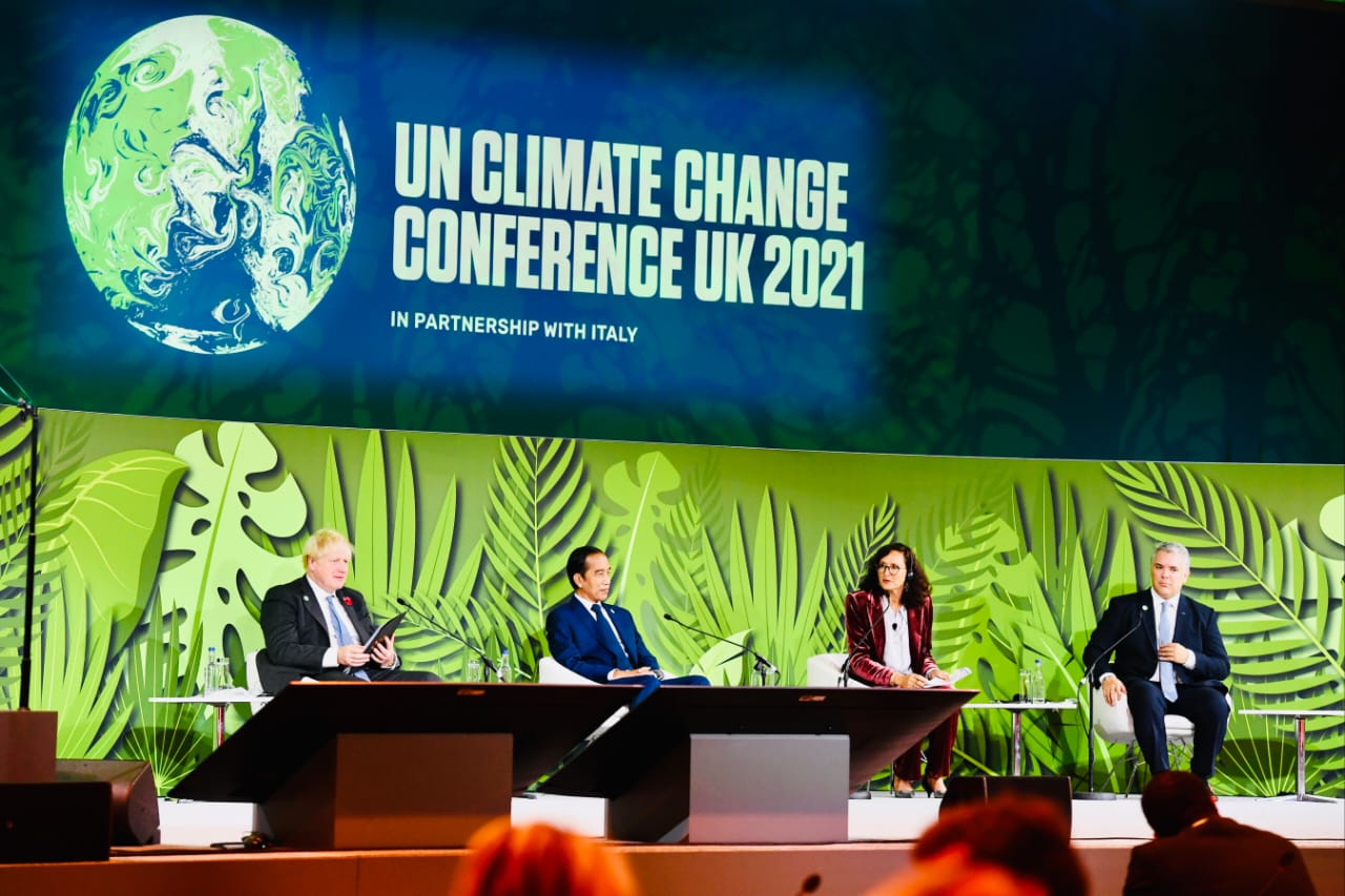 Presiden Joko Widodo saat menjadi pembicara pada World Leaders Summit on Forest and Land Use, di Scottish Event Campus, Glasgow, Skotlandia, Selasa (02/11/2021). (Setpres)