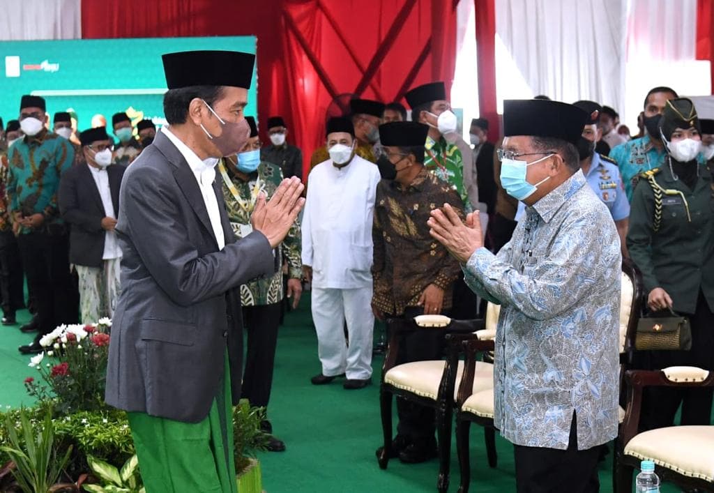 Presiden Jokowi dan Wapres RI ke-10 dan 12 Jusuf Kalla pada Muktamar ke-34 NU Tahun 2021, di Lampung.