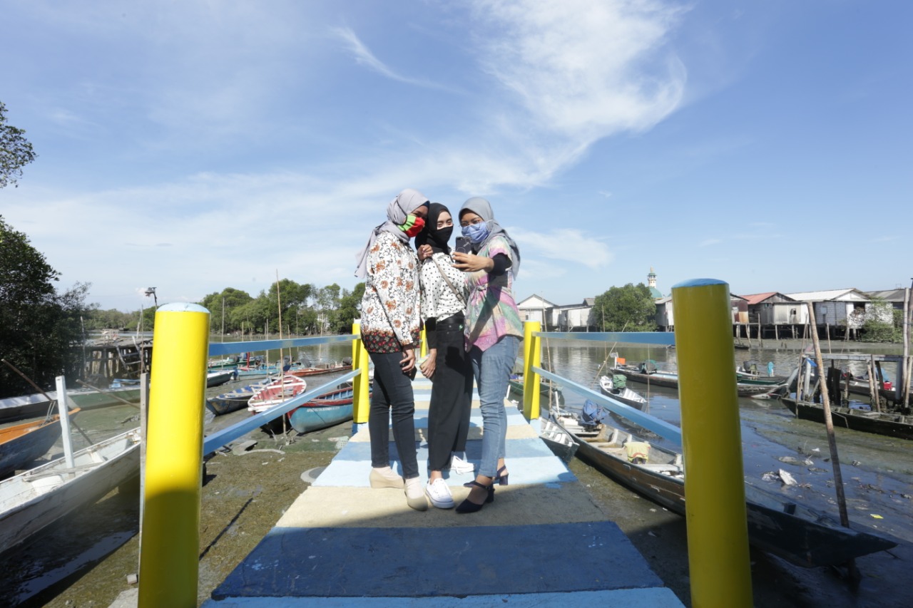 Kampung nelayan di Surabaya Utara jadi daya tarik untuk foto-foto