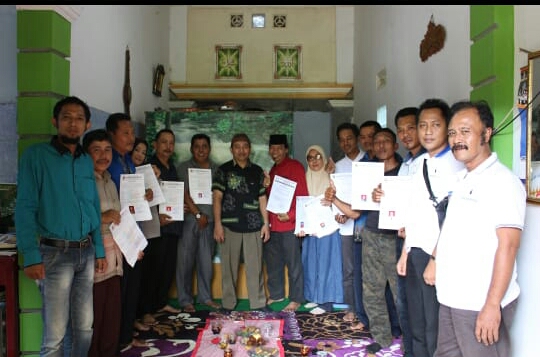Para pelaku usaha praktek gigi palsu yang sudah memiliki izin.