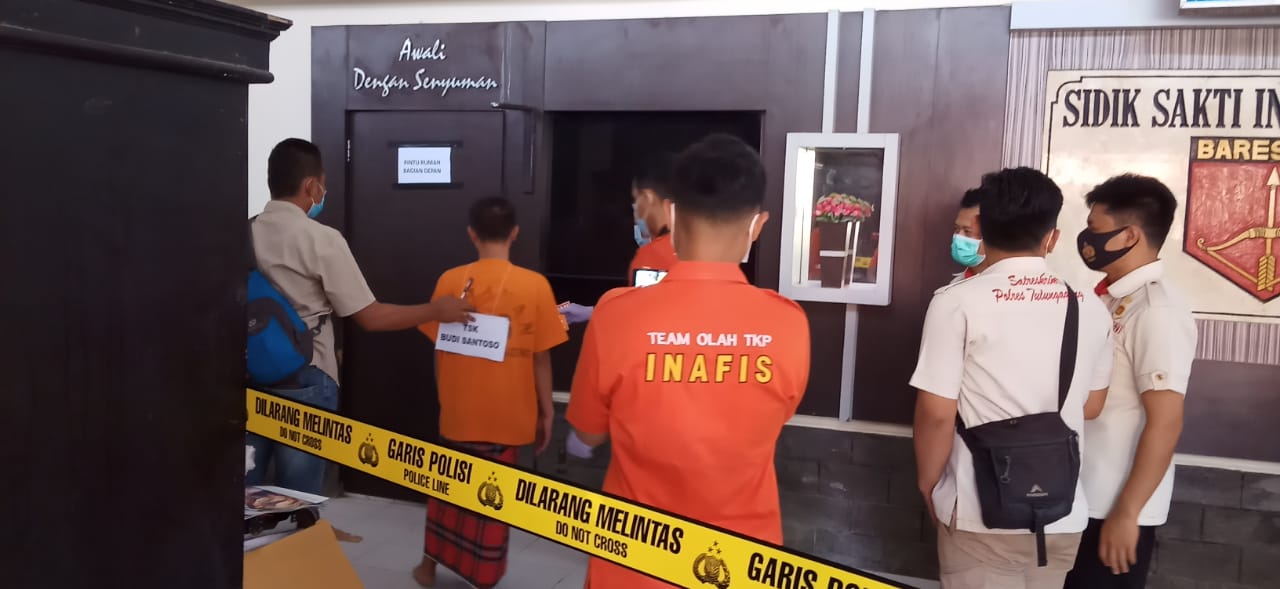 REKA ULANG: Rekonstruksi yang memperagakan 75 adegan itu, terungkap ada kekerasan seksual terhadap korban yang dilakukan oleh tersangka.