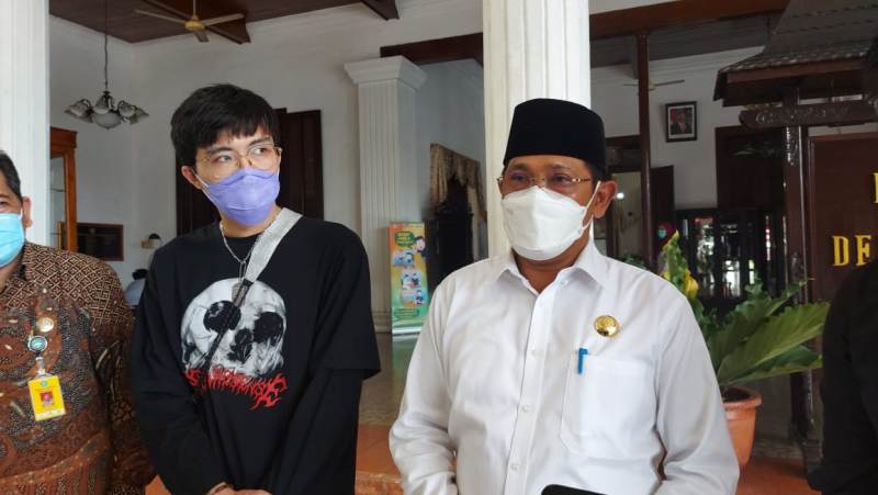 Pj Bupati Sidoarjo Hudiyono saat kedatangan tamu dr Tirta Mandiri Hudhi, Jumat (05/2/2021)