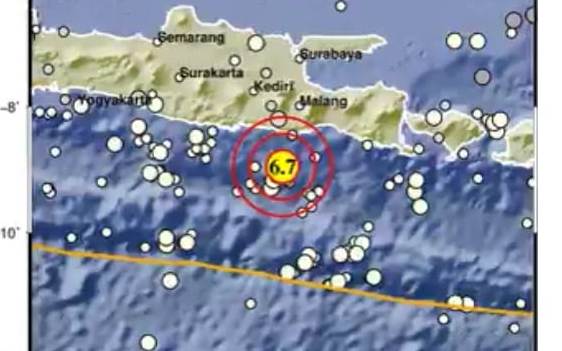 Pusat gempa di Malang selatan.