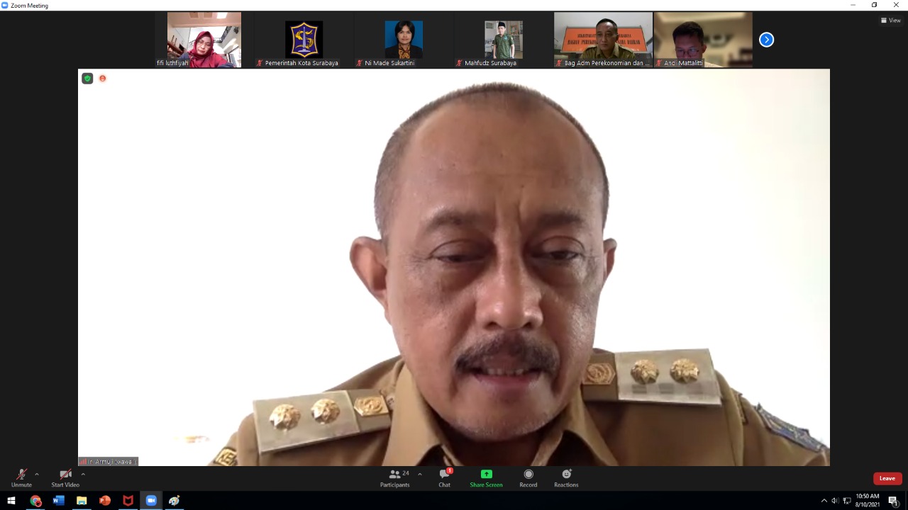 Suasana rakor daring membahas skema pemulihan ekonomi antara Wawali Surabaya Armuji dengan DPRD Surabaya, akademisi Unair dan KADIN, Selasa (10/8/2021).