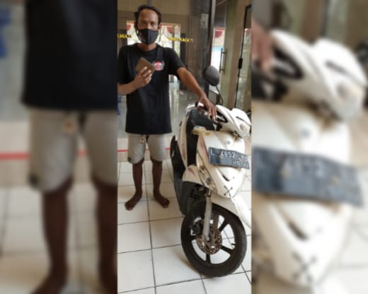 Tersangka M Fauzi (31), warga Jalan Bulak Banteng Kidul, Surabaya.