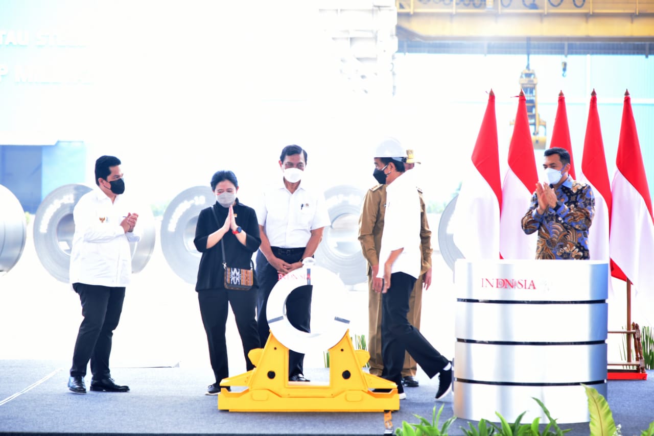 DARI KIRI: Menteri BUMN Erick Thohir, Ketua DPR RI Puan Maharani, Menko Marinves Luhut Pandjaitan, dan Presiden Joko Widodo pada kesempatan peresmian Pabrik Hot Strip Mill (HSM) 2 PT Krakatau Steel (Persero) Tbk di Cilegon, Banten, Selasa (21/9/2021).