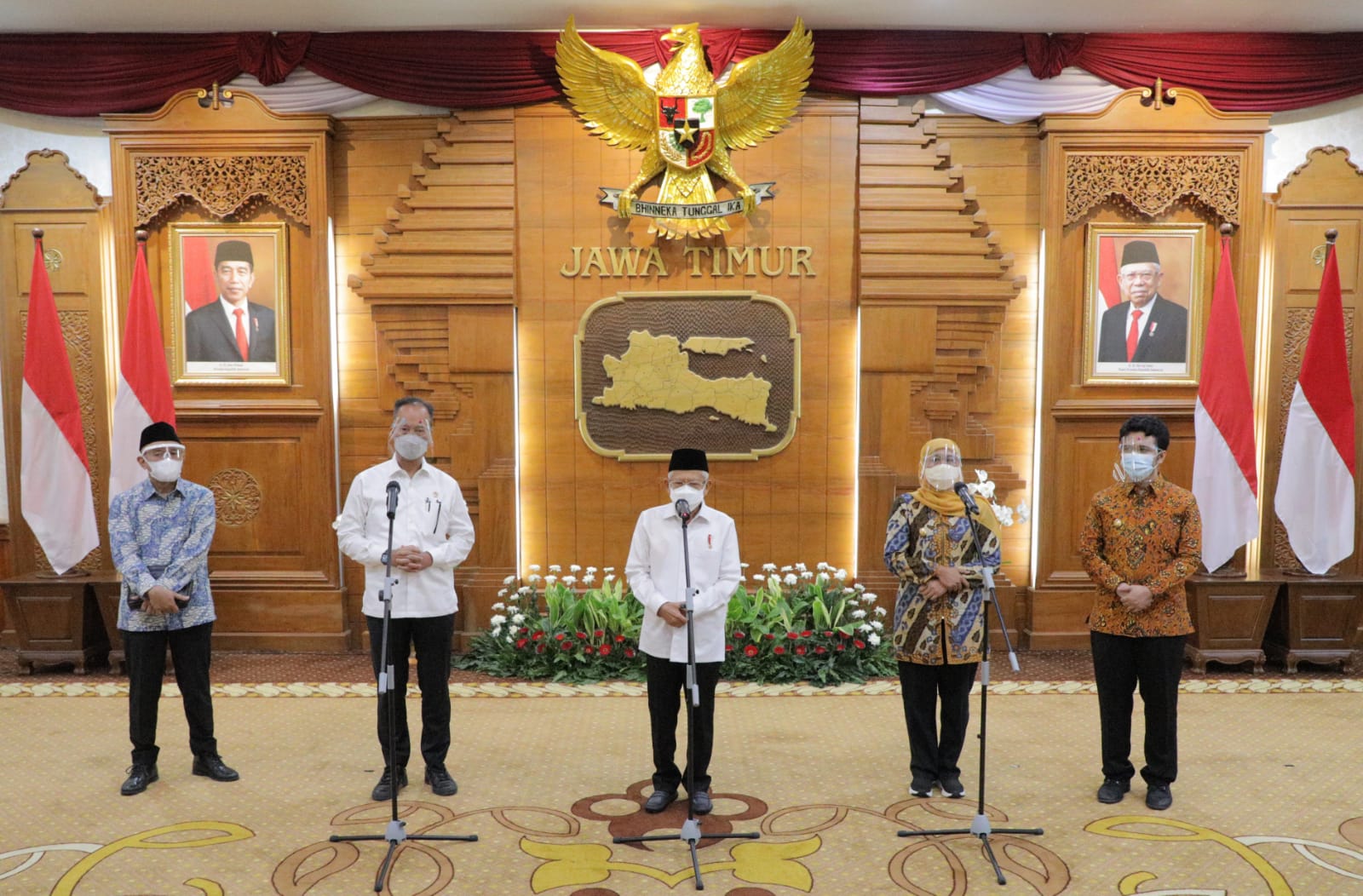 Wapres RI Ma'ruf Amin saat memimpin rakor di Gedung Negara Grahadi, Kecamatan Genteng, Kota Surabaya, Jawa Timur (Jatim) pada Kamis (30/9/2021).