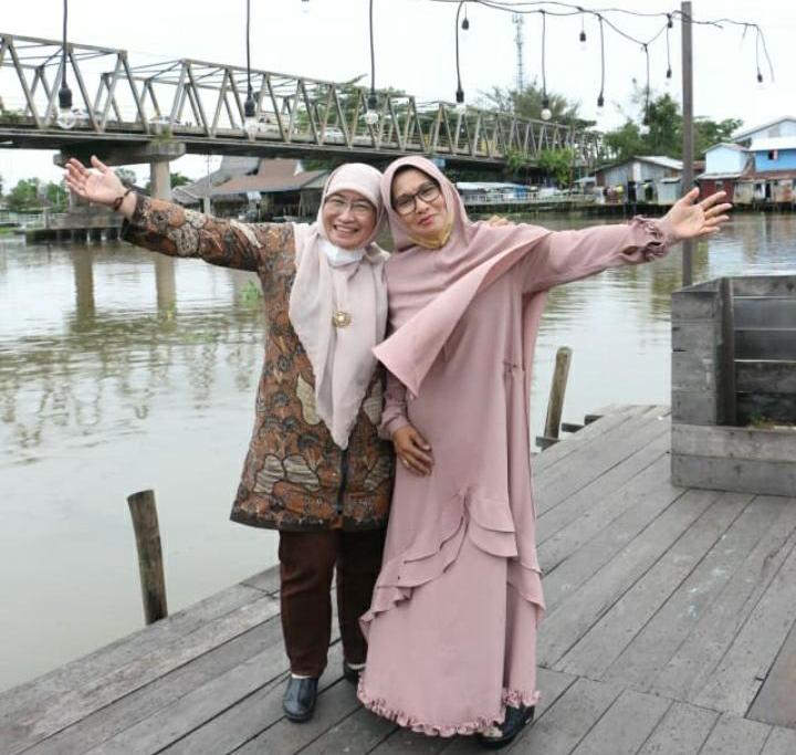 Wakil Bupati Sumenep Dewi Khalifah beserta rombongan sempatkan jalan-jalan dan ziarah.