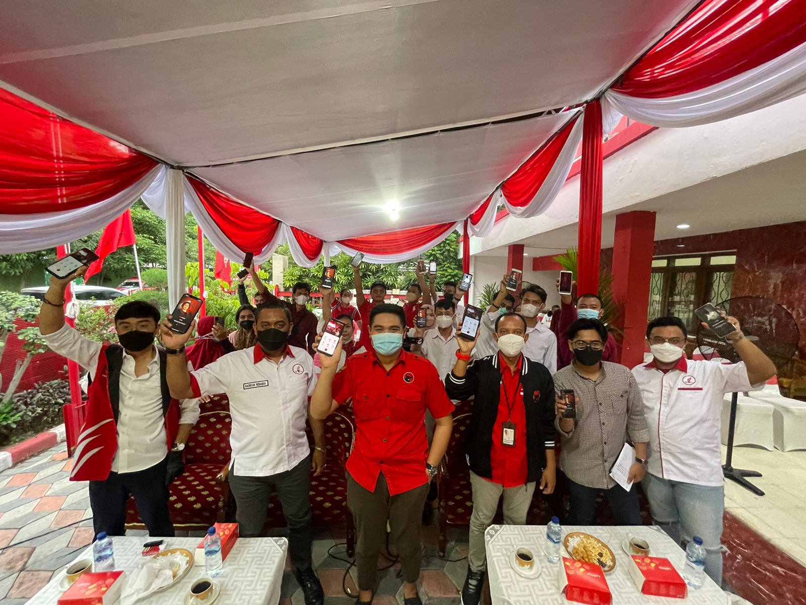 Sosialisasi aplikasi MPP di kantor DPC PDIP Surabaya di Jalan Setail Surabaya.