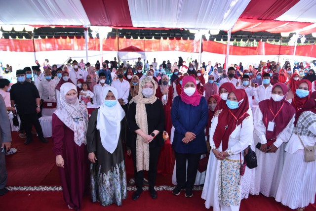 Ketua DPR RI Puan Maharani saat bersilaturahmi dengan Muslimat NU dan santri di Pondok Pesantren Da’arut Thayyibah. (ist)