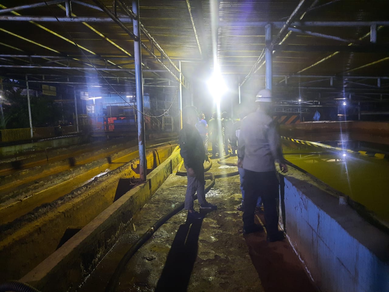 TKP kecelakaan kerja.