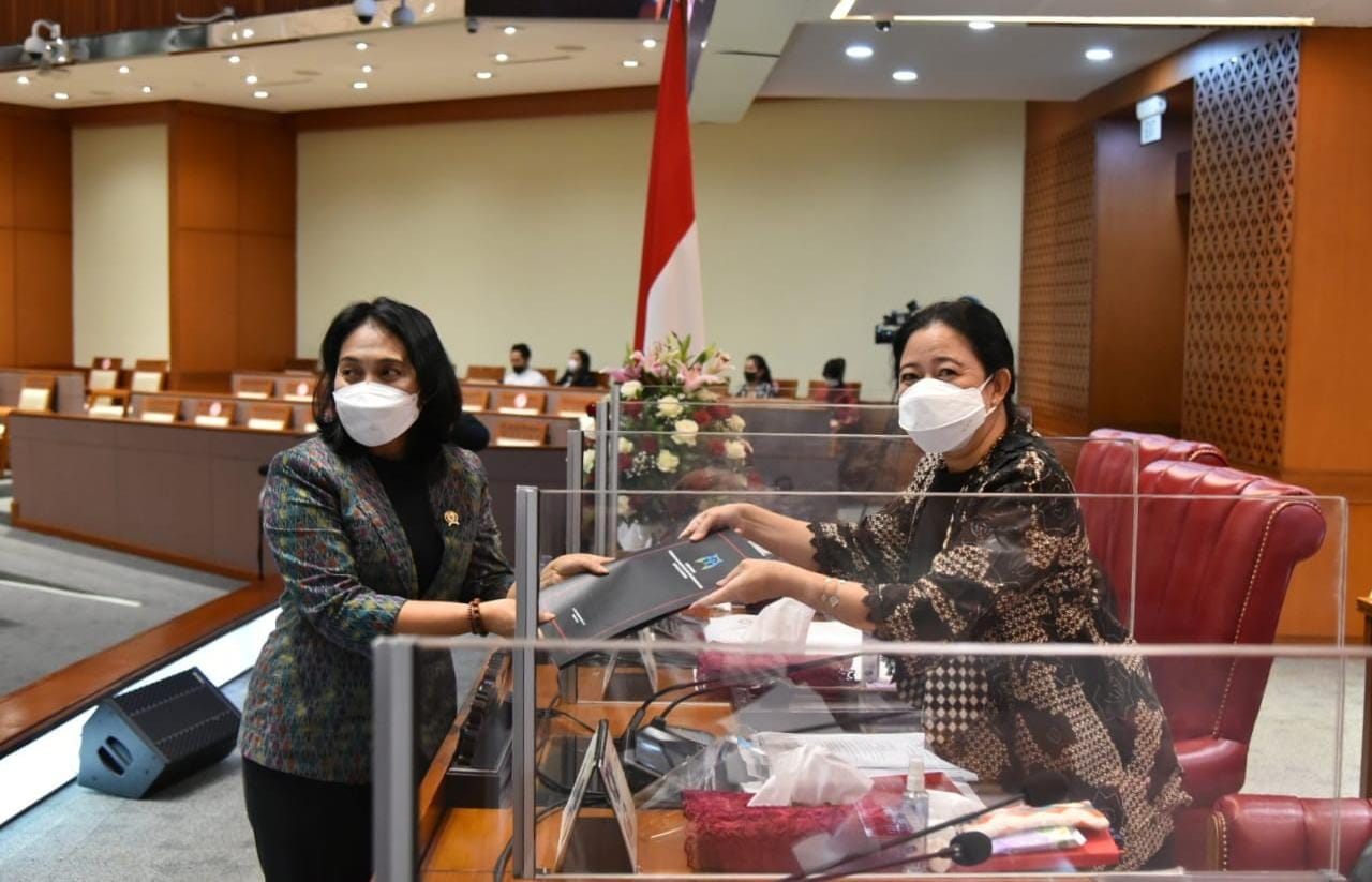 Ketua DPR RI Puan Maharani, banjir ucapan terima kasih setelah RUU TPKS resmi disahkan menjadi Undang-undang.