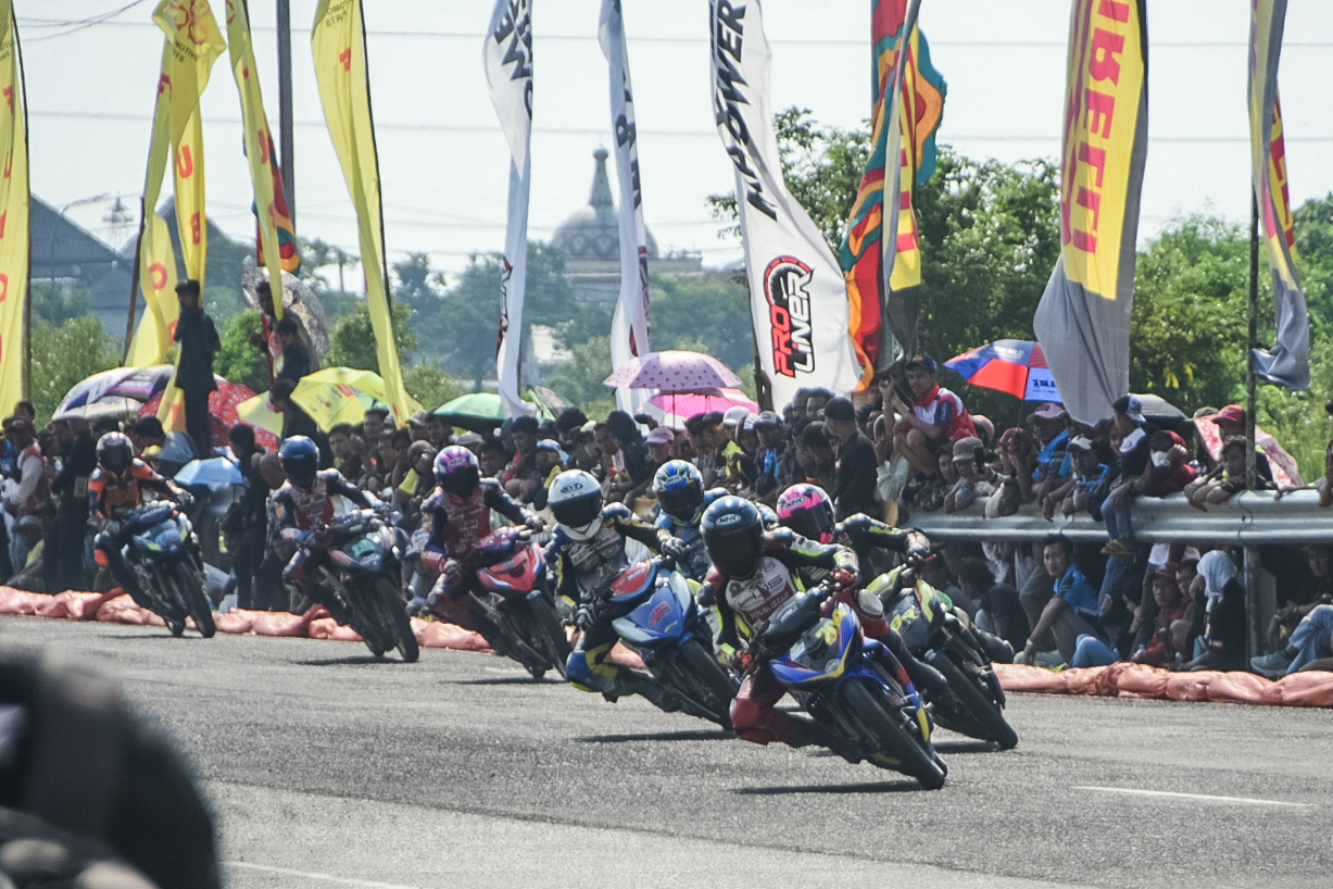 Pemkot Surabaya bersama IMIKmenggelar Matapanah Cup Race (MCR) 2024 di Sirkuit Gelora Bung Tomo (GBT) Surabaya