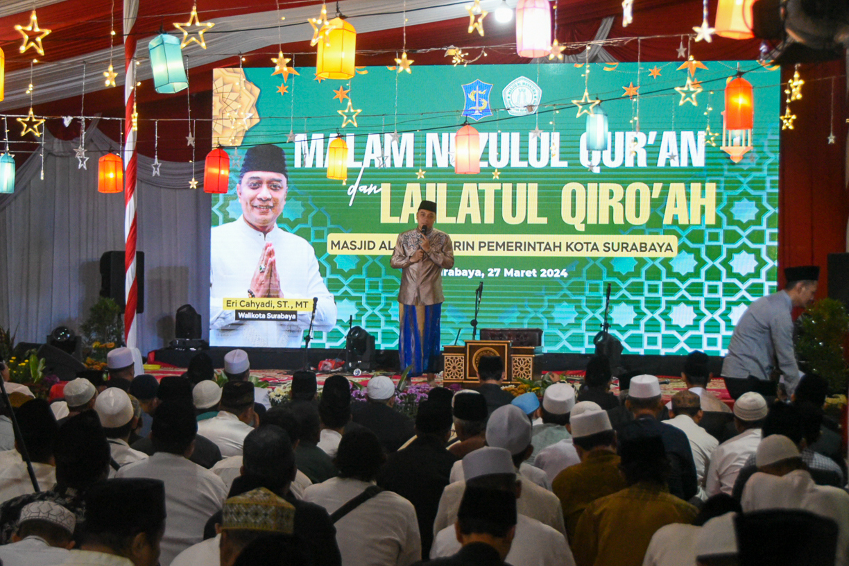 Malam Nuzulul Quran dan Lailatul Qiro’ah di Masjid Al-Muhajirin komplek Gedung Pemkot Surabaya, Rabu (27/3/2024)