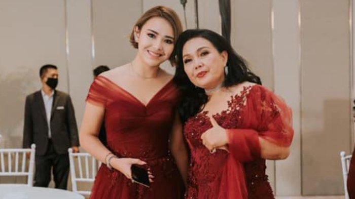 Amanda Manopo dan sang ibunda, Henny Manopo semasa hidup. (Facebook @Henny Agustina Manopo)