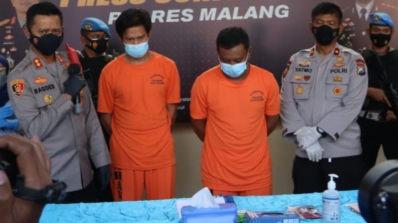 Dua pelaku pencurian yang diamanakan.