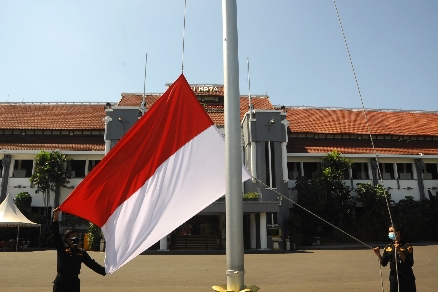 Balai Kota Surabaya.
