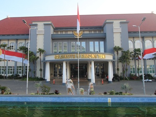  Balai Kota Among Tani Kota Batu.