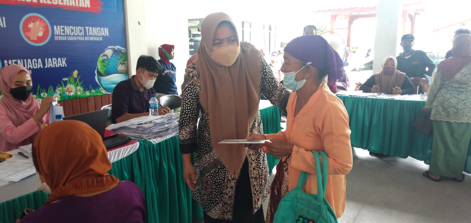 Kepala Kantor Pos Banyuwangi Trian Nugroho.