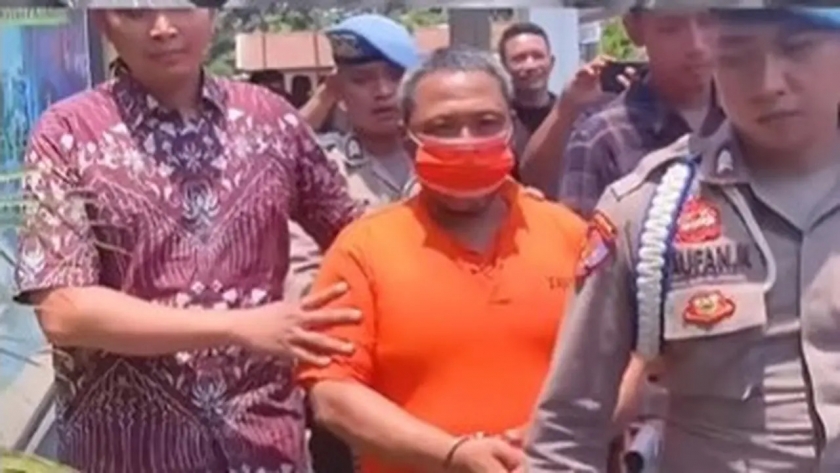Khoiri, pelaku yang tega membunuh menantunya yang sedang hamil. (Foto: PMJ News)