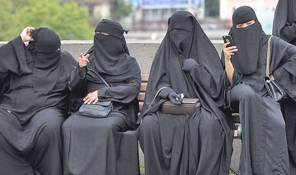 Ilustrasi wanita mengenakan burqa. (net)