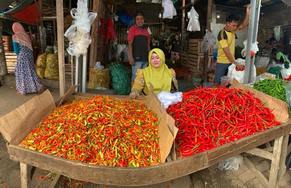 Mida (27) pedagang cabai di Pasar Porong, Sidoarjo.