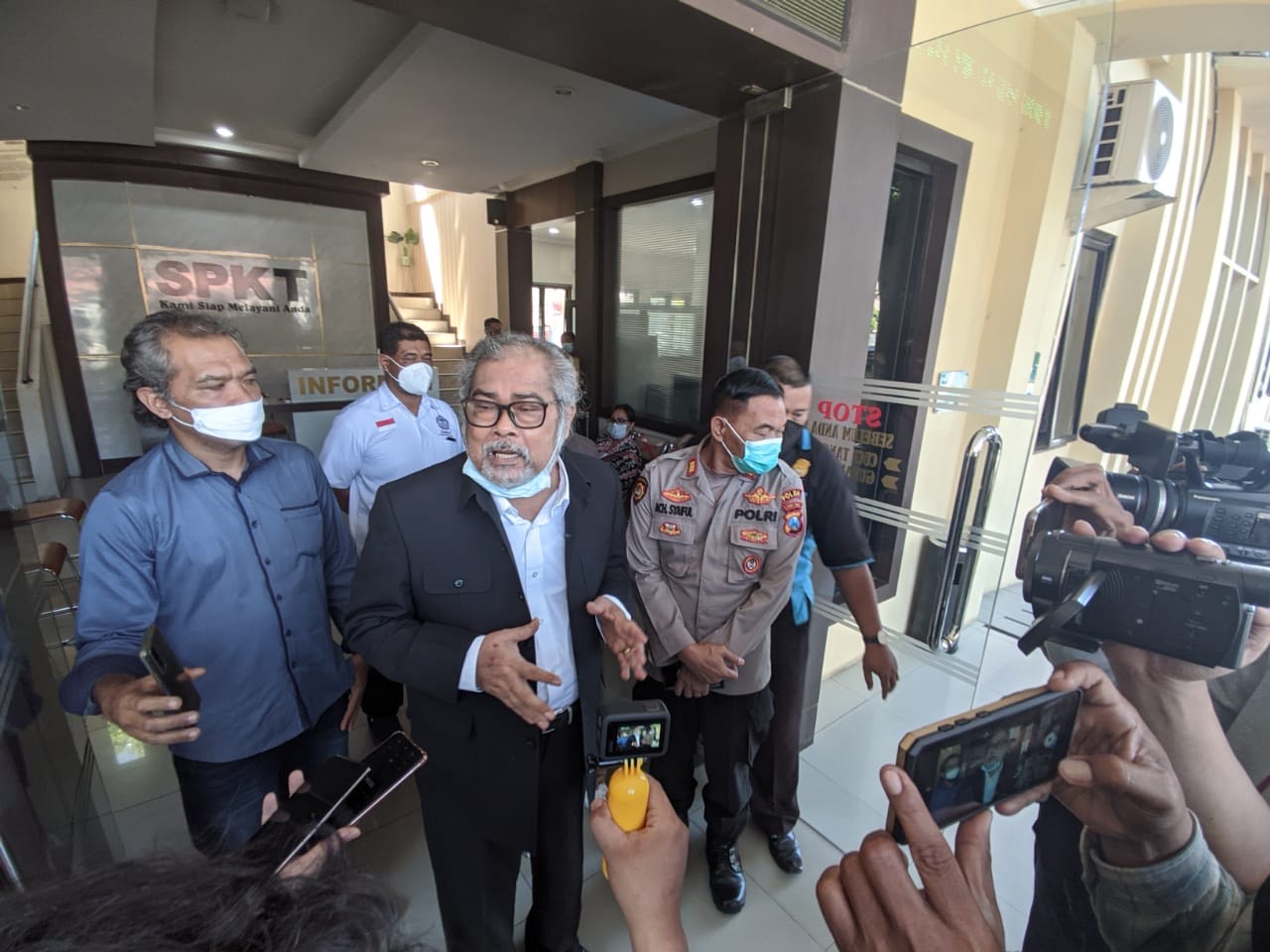 Aris Merdeka Sirait di Polda Jatim
