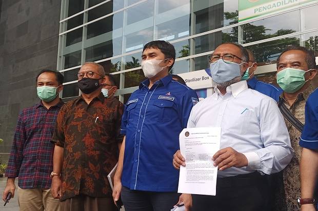 Partai Demokrat kubu AHY menunjuk Bambang Widjojanto untuk mengajukan gugatan terhadap 10 pihak terkait penyelenggaraan KLB di Sibolangit , Deli Serdang, Sumatera Utara. 