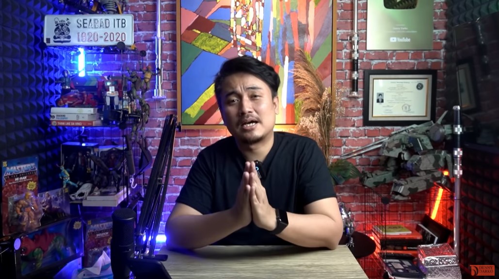 Denny Darko meminta maaf kepada Deddy Corbuzier. (Youtube Denny Darko)