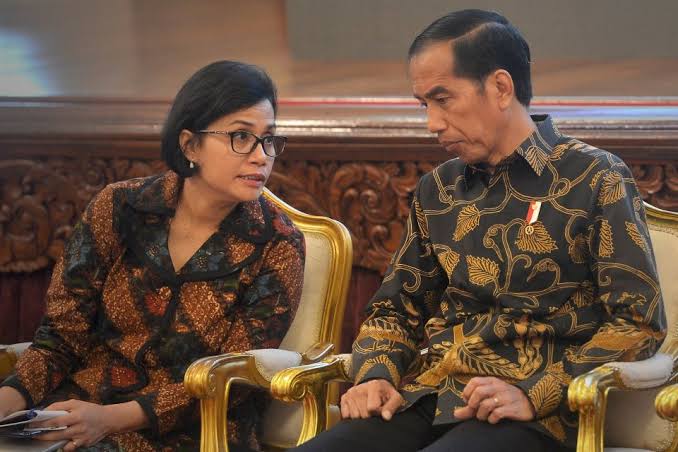 KOMPAK: Presiden Joko Widodo (Jokowi) tengah berdiskusi dengan Menteri Keuangan Sri Mulyani | IST
