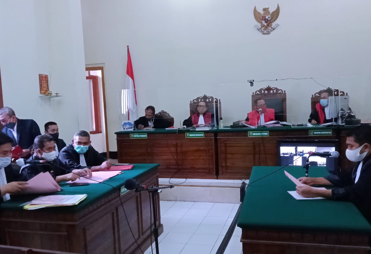 sidang perkara narkotika jenis sabu dengan terdakwa Fernando Susanto, di ruang Garuda 2 PN Surabaya, secara online, Selasa (24/11/2020).